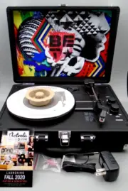 Victrola Custom Black Entertainment Television Journey + Bluetooth Record Player