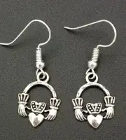 Alloy Celtic Claddagh earrings (1 pair)