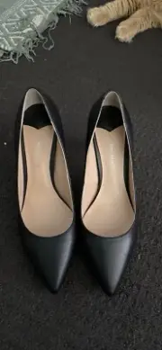 BRAND NEW UNWORN TONY BIANCO BLACK HEEL