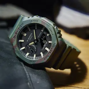 【CASIO 卡西歐】G-SHOCK 野外探險都會時尚八角形雙顯錶-迷彩(GAE-2100WE-3A 附替換式錶殼錶帶 農家橡樹)