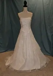 Soft White Wedding Dress, Veil And Corset. Size 4 Never Worn or Altered. NWT