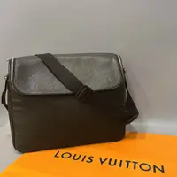 在飛比找PopChill優惠-[二手] Louis Vuitton LV 黑色 TAIGA