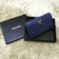 在飛比找蝦皮購物優惠-二手 PRADA Saffiano 防刮牛皮中夾