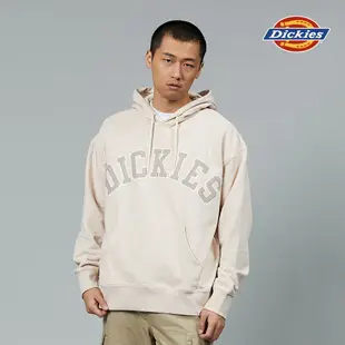 Dickies男款淺沙灰胸前品牌刺繡字母寬鬆連帽大學T|DK013104F90