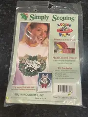 VTG Simply Sequins Looney Tunes Under Mistletoe Pepe Le Pew Iron-On Kit MIP