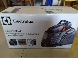 Electrolux伊萊克斯頂級集塵盒電動除螨吸塵器 ZUF4207ACT【全配組】
