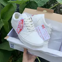 在飛比找蝦皮購物優惠-Vans Old Skool 運動鞋全白尺碼 R 1:1(整