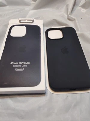 iPhone 15 Pro Max Silicone Case With MagSafe black original Genuine