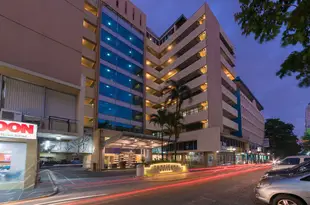 馬尼拉特洛皮卡納套房酒店Tropicana Suites Manila