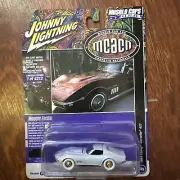 Johnny Lightning MCACN WHITE LIGHTNING White 1969 Chevy Corvette 427