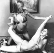 "Amanda v. Tammy" Vintage "Apartment House Wrestling" "BIKINI" PHOTO! #(35c)