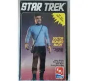 AMT - Star Trek: Doctor Leonard McCoy