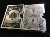 在飛比找Yahoo!奇摩拍賣優惠-預言單車牌夾 撲克保鑣 保護撲克牌 BICYCLE牌夾 BI