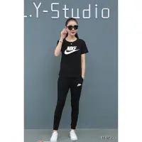 在飛比找Yahoo!奇摩拍賣優惠-現貨熱銷-【-嘵嘵醬小鋪-】 NIKE 運動套裝 NIKE夏