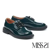 在飛比找momo購物網優惠-【MISS 21】懷舊經典光澤感全真皮綁帶厚底鞋(綠)