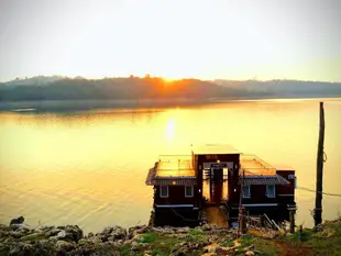 通拍蓬的2臥室獨棟住宅 - 130平方公尺/1間專用衛浴Boat House Suriya