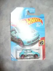 Hot Wheels HW Daredevils Fiat 500 2/5