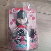Petit Blythe Carousel Lucy