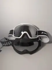 2 Ski Goggles, Outdoor Master Black And FindWay White