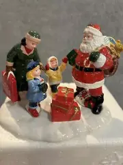 T5-DEPT 56 ORIGINAL SNOW VILLAGE “A VISIT WITH SANTA” CERAMIC FIGURE (XML237)