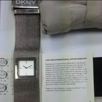 在飛比找蝦皮購物優惠-時尚代言國際品牌手錶手環錶 DKNY寬版錶帶附保證書 原廠盒