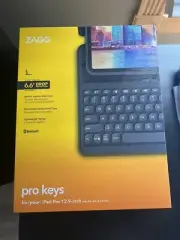 New iPad Pro 12.9” Keyboard in Black (Generation 6, 5, 4, 3)
