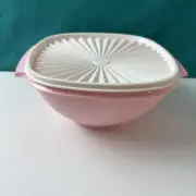 Tupperware Servalier Bowl 2.8L / 11.75 Cups Vintage Collection Pink