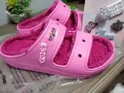 US 7 WOMEN/ US 5 MEN SAWEETIE X CROCS FUZZ-LINED SLIDE SANDAL RARE Sweetie NEW