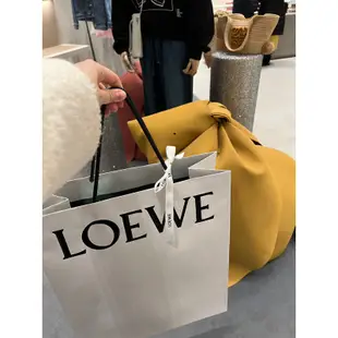 （售出）Loewe兔子手機包