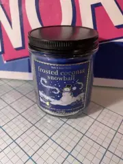Bath Body Works FROSTED COCONUT SNOWBALL Candle Single Wick AMAZING NEW
