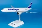1:200 32CM JC Wings ANA BOEING 777-200LRF Aircraft Plane Diecast Airplane Model