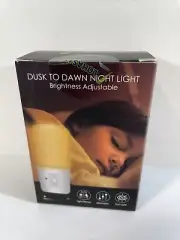 Lohas LED Dusk To Dawn Night Light Dimmable / Soft Light / Auto On Off Sensor