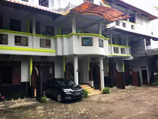 博歐拉利蓬多克阿斯里飯店Hotel Pondok Asri Boyolali
