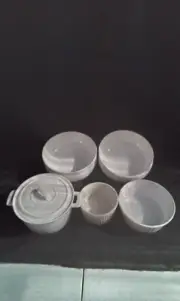 Corningware French White 7-piece Bakeware Set 4 Bowls Includes