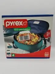 Pyrex Portables 2.5QT Casserole Dish Carrier Take & Bake 2001 New Old Stock