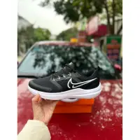 在飛比找蝦皮購物優惠-[Linh] Nike zoom fly 運動鞋超輕量黑色配