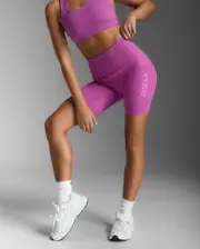 Form Stash Hi-Rise 6" Bike Short with Pockets, 2XU, M, Hyper Violet/Hyper Violet, Female