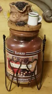 New Hazelnut Coffee Yankee Candle Black Band Label 22 oz Jar Topper and Hold HTF