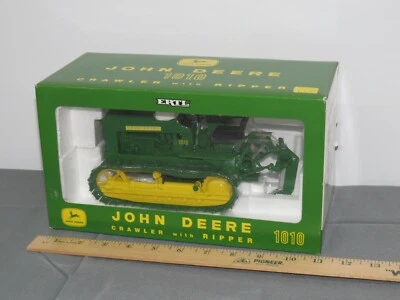 John Deere 1010 Crawler Tractor with Ripper 1:16 PLOW CITY NIB 2002