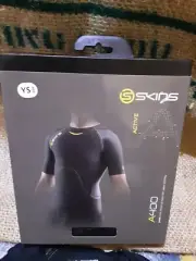 Youth Skins Compression Short Sleeve Top Size YS RRP $90