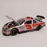 Dale Earnhardt Vintage 1995 Silver Select RCR Museum GM Goodwrench 1:32 Diecast
