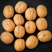 Walnuts with shells ، The walnut known as "Heartnut."