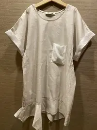 在飛比找Yahoo!奇摩拍賣優惠-Viga wang 純色短袖造型連身洋裝 長版上衣 設計師