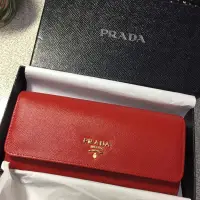 在飛比找蝦皮購物優惠-《二手》正品PRADA紅色長夾