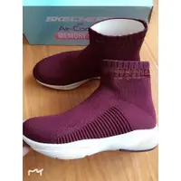 在飛比找蝦皮購物優惠-安安精品保證正品巴黎世家同款~skechers最新鞋款130