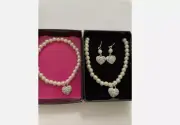 Avon Pearlesque Heart 3 Piece Gift Set Cream New With Box
