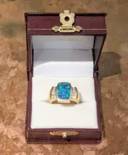 14K YELLOW GOLD RING FEATURING A 3.86CTW RECTANGULAR AUSTRALIAN OPAL & DIAMONDS.