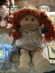 Lynn Tay Cabbage Patch Doll And Extras
