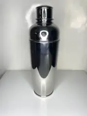 Cocktail Shaker Crate & Barrel Easton Stainless Steel 24 oz 3 Piece Classic