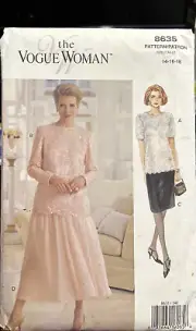 The Vogue Woman 8635 Size 14-18 Sewing Pattern